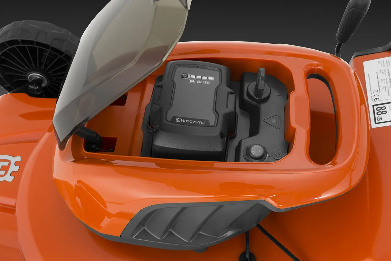 Sekačka Husqvarna LC 142iS