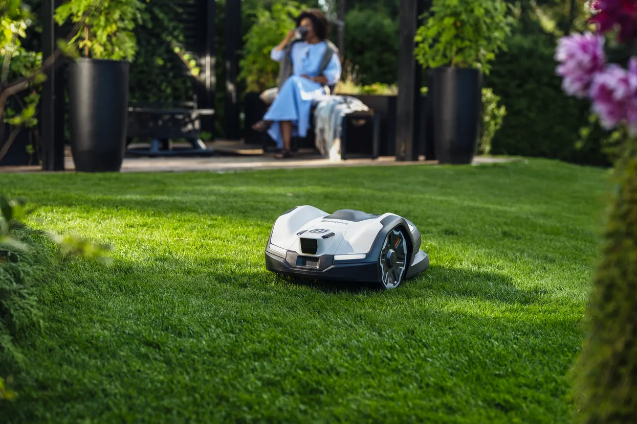 Robotická sekačka Husqvarna Automower 410VE NERA s EPOS