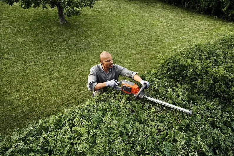 Plotostřih 215iHD45 Husqvarna
